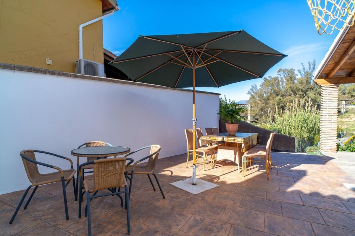 De Diseno Con Piscina Y Barbacoa Malaga