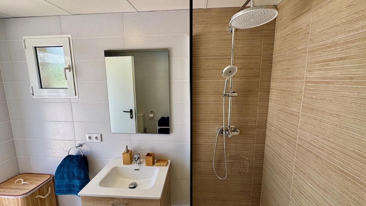 Dom wakacyjny De Diseno Con Piscina Y Barbacoa